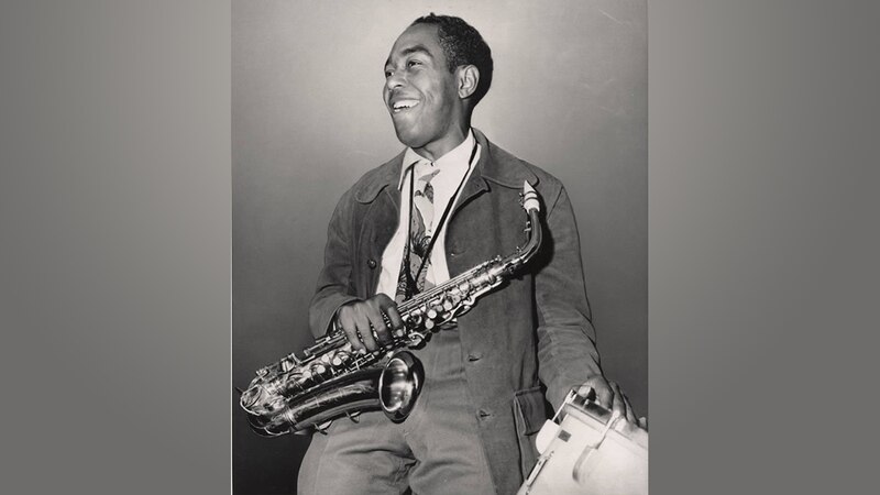 El saxofonista Charlie Parker.