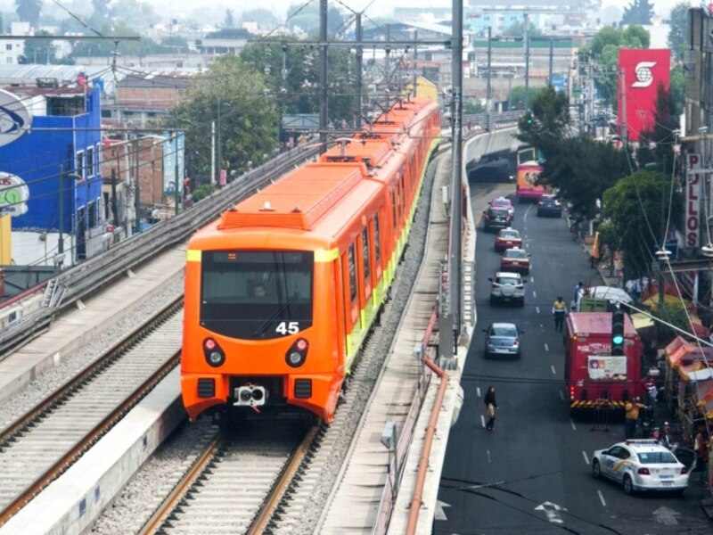 Tren elevado en la Ciudad de México
