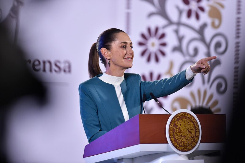 La Jefa de Gobierno de la Ciudad de México, Claudia Sheinbaum, da un discurso durante una conferencia de prensa.