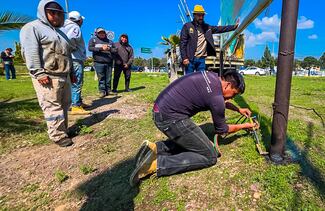 Para mejorar imagen urbana el ayuntamiento de Pachuca retira estructuras irregulares