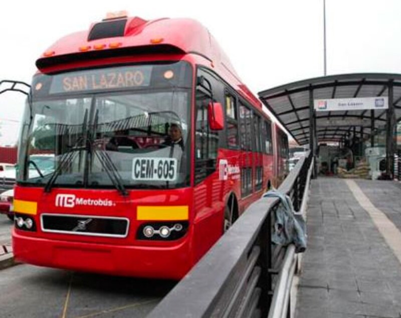 Nuevo autobús Metrobús en la Ciudad de México