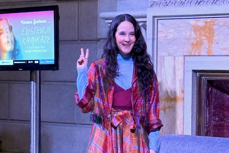 La cantante Ximena Sariñana durante su rueda de prensa en el Teatro Metropólitan