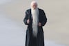 Va a ser mucho cine: Así se ve John Lithgow como Albus Dumbledore 