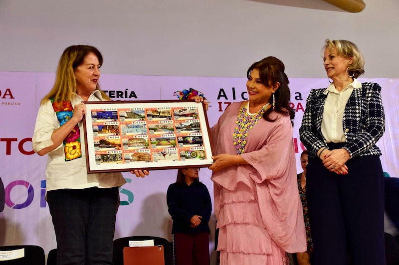 Entrega de premios de la Lotería Nacional