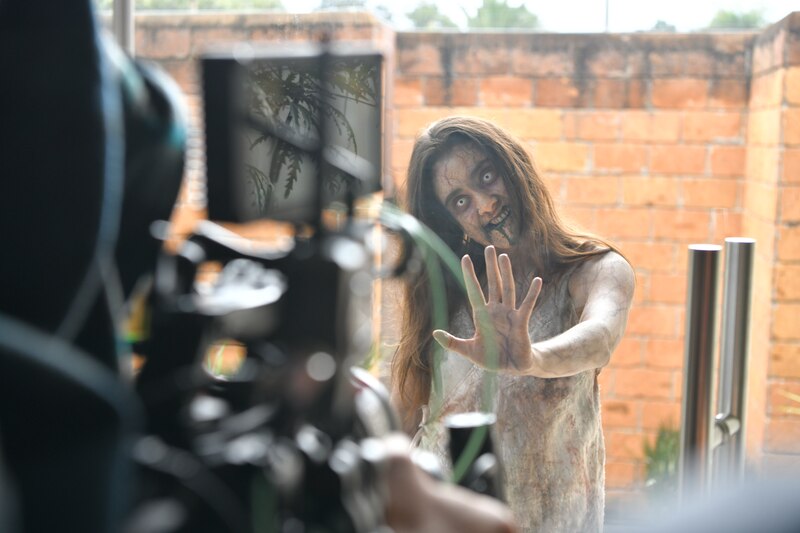 Detrás de cámaras de una película de zombis
