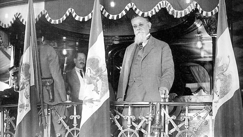 El presidente Porfirio Díaz en una ceremonia oficial.