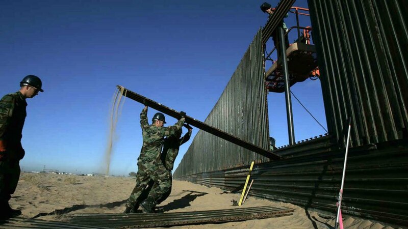 Construcción del muro fronterizo entre Estados Unidos y México