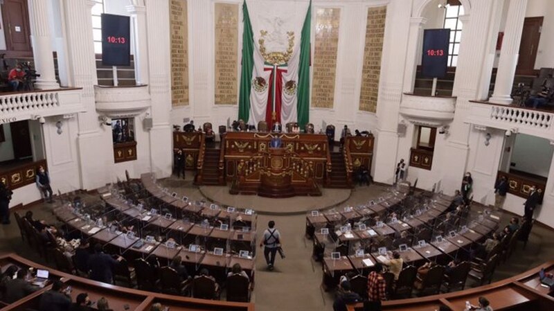 Sesión en el Congreso de la Ciudad de México