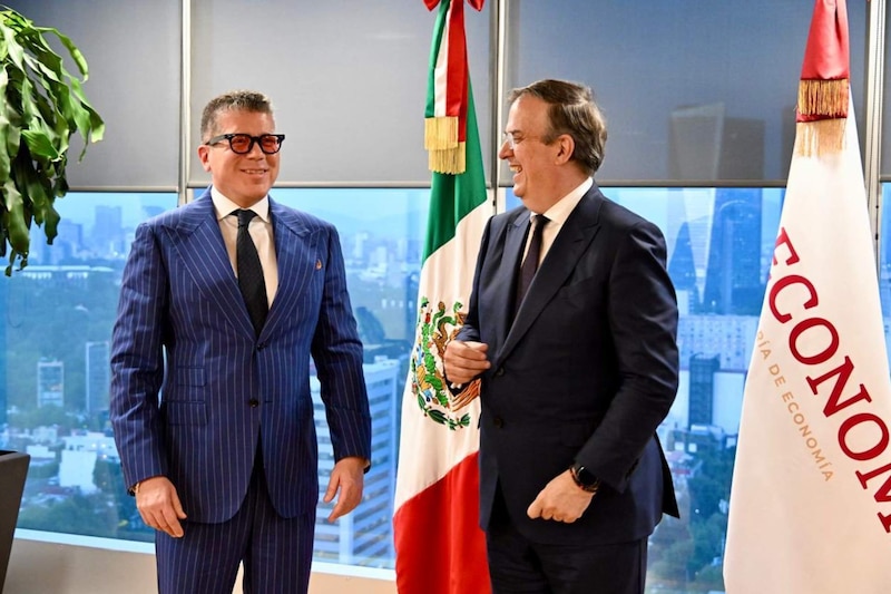 El presidente de Toyota Manufactura México, Luis Lozano, se reunió con Marcelo Ebrard