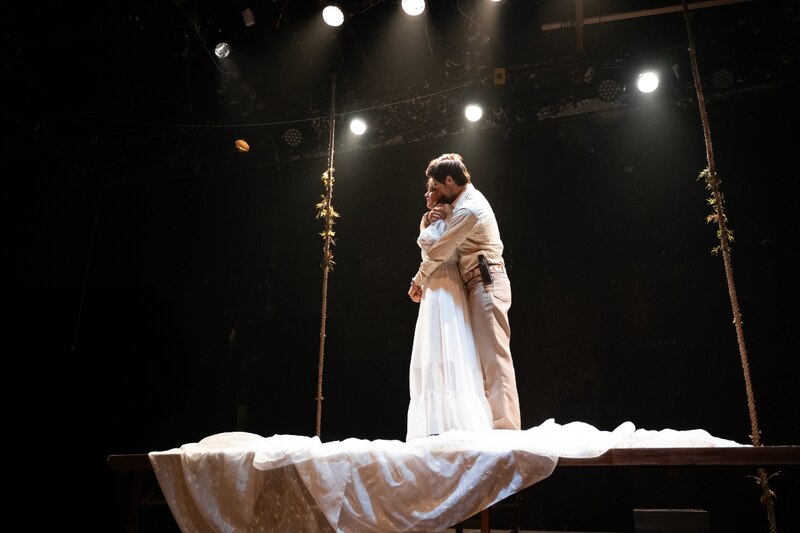 Parte del elenco de 'Bodas de sangre' durante la representación en Foro Shakespeare