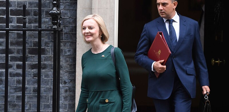 La primera ministra británica, Liz Truss, llega a Downing Street