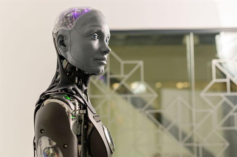 Un robot humanoide realista