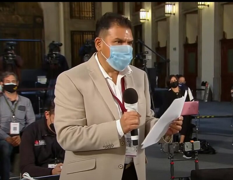El presidente de México, Andrés Manuel López Obrador, da un discurso en una conferencia de prensa.