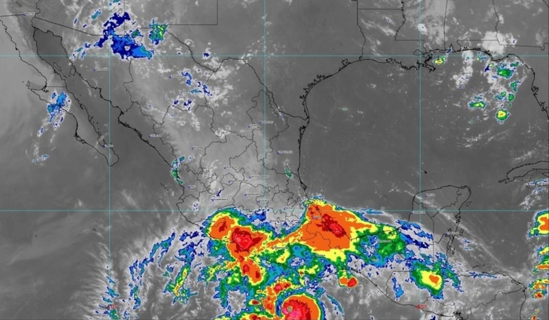 Tormenta tropical Karl se fortalece en el Golfo de México