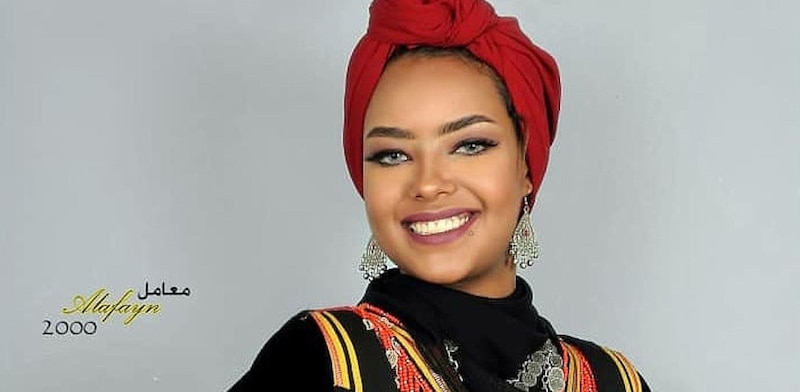 La modelo somalí-estadounidense Halima Aden, que usa un hiyab, es coronada Miss Minnesota USA 2017