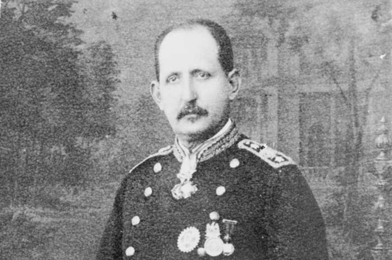 El general Emilio Aguinaldo fue un líder militar y político filipino que luchó por la independencia de Filipinas de España y Estados Unidos.