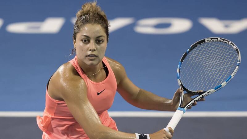 La tenista española Garbiñe Muguruza en acción durante un partido de tenis.
