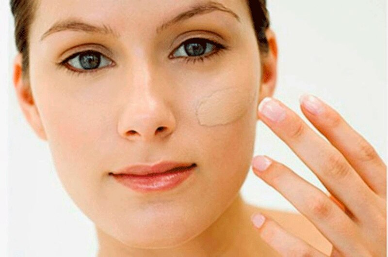 Cómo aplicar la base de maquillaje