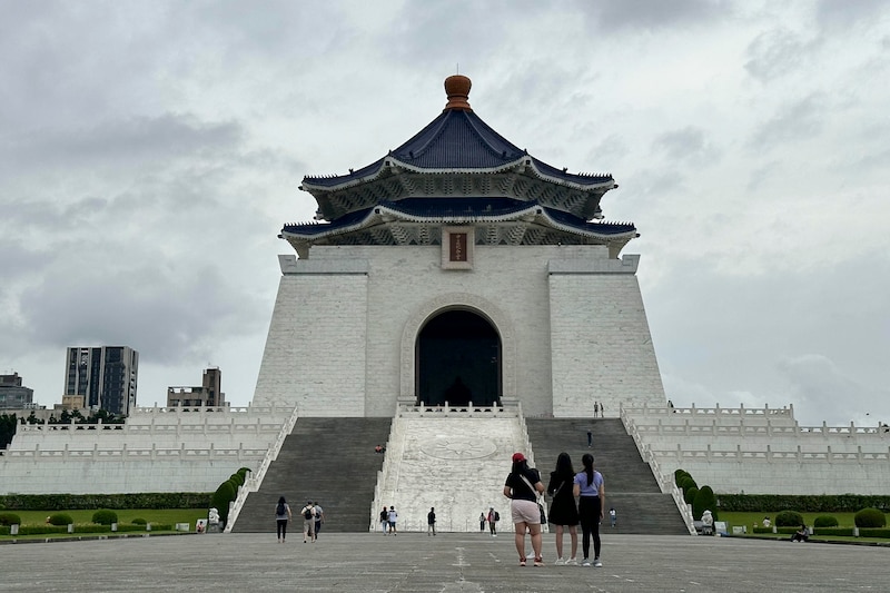 El imponente Chiang Kai-shek Memorial Hall en Taipei, Taiwán