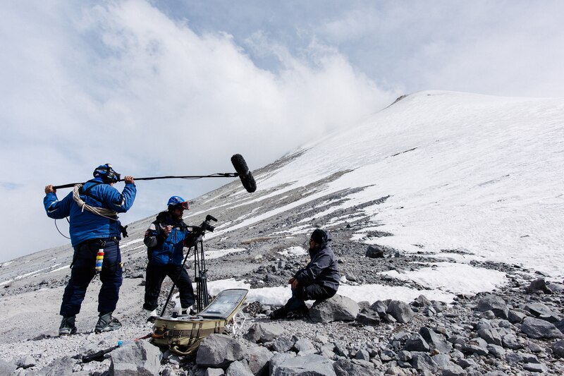 Entrevista en la cima de una montaña