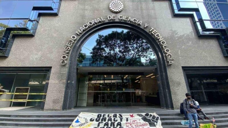 Protesta en el CONACYT