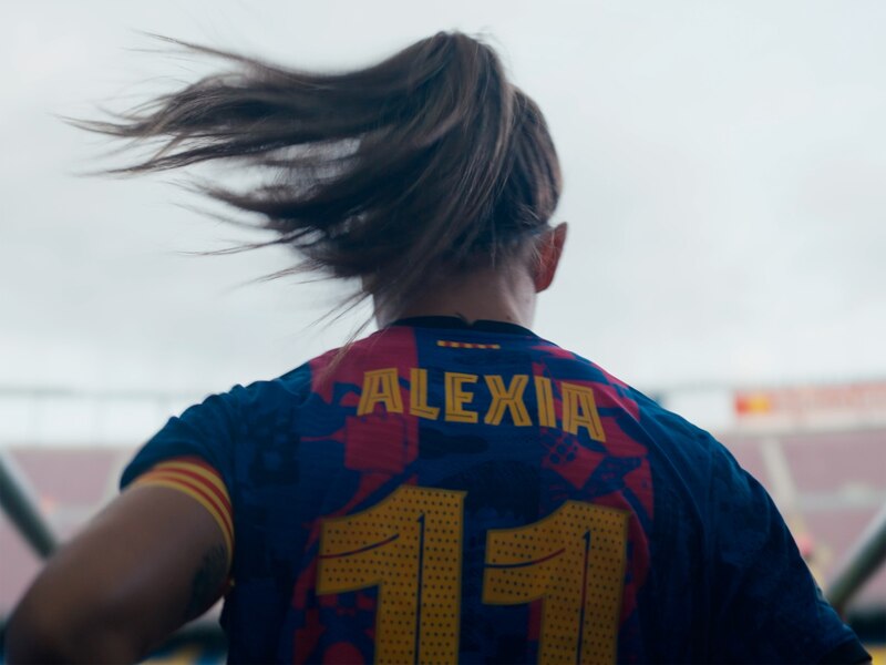 La futbolista española, Alexia Putellas, celebra un gol con el FC Barcelona.