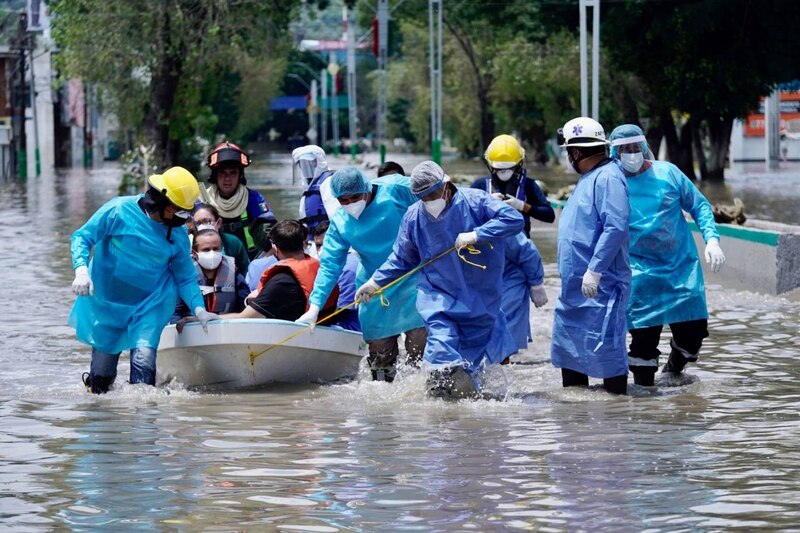 Inundaciones en México dejan al menos 15 muertos y miles de damnificados