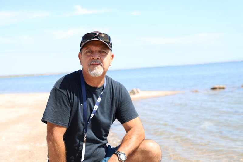 Un hombre en la playa