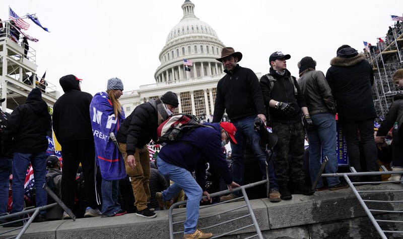 Manifestantes irrumpen en el Capitolio de Estados Unidos