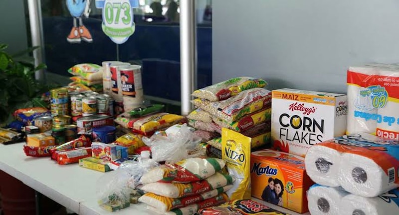 Donación de alimentos a familias necesitadas