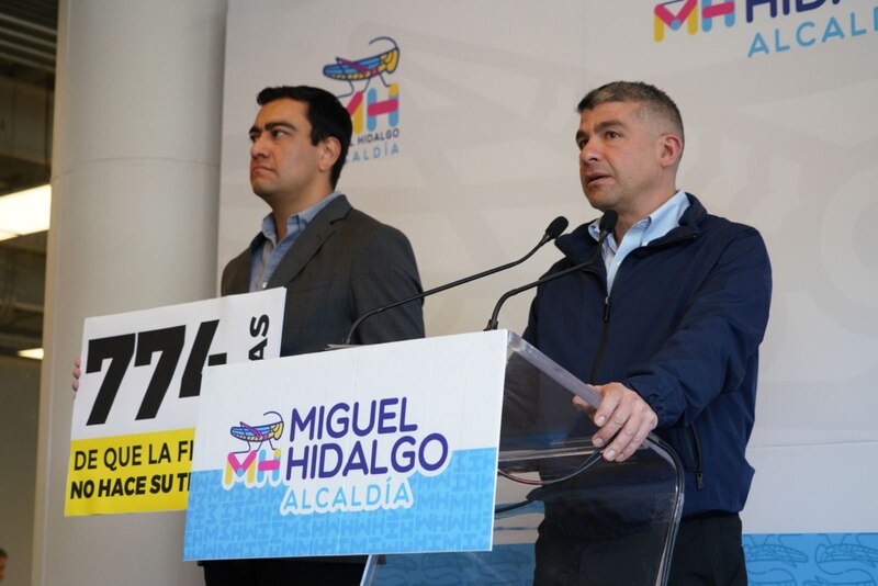 El alcalde de Miguel Hidalgo, Víctor Hugo Romo, anuncia el programa de bacheo en la alcaldía