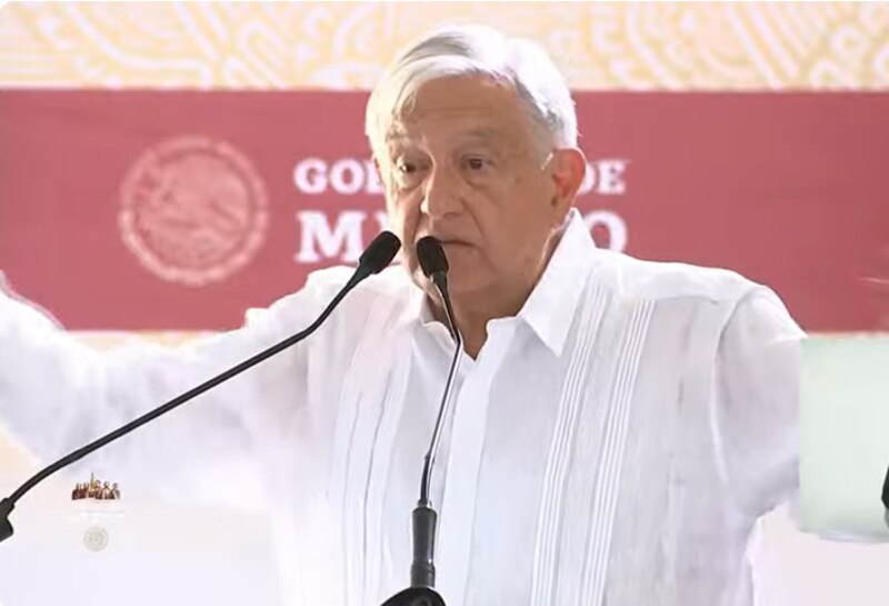 El presidente Andrés Manuel López Obrador da un discurso.