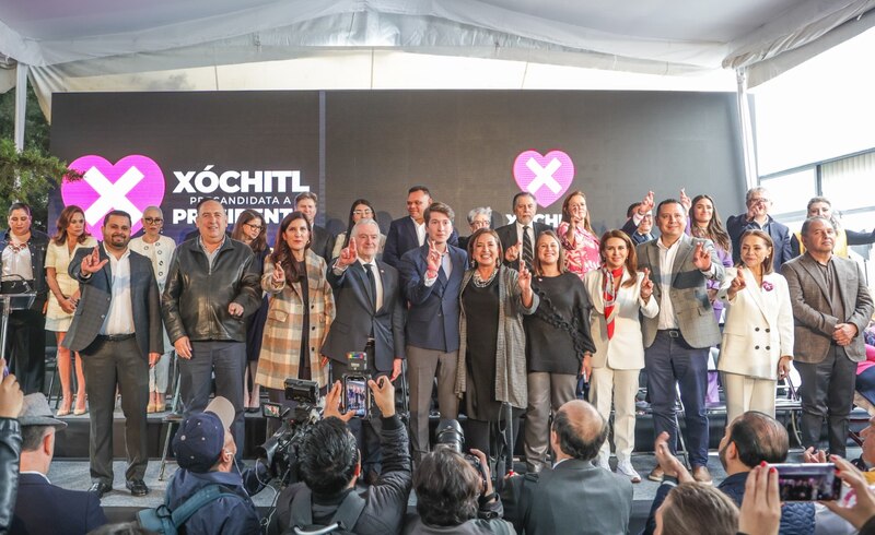 Xóchitl Gálvez, precandidata a la presidencia de México, se reúne con simpatizantes