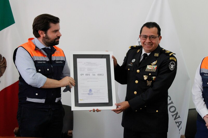 Entrega de reconocimientos a elementos de la Guardia Nacional