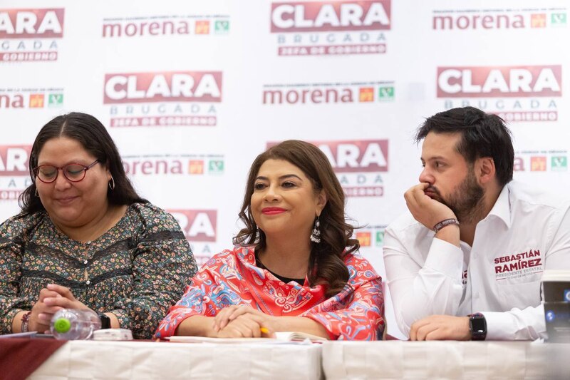 Title: Candidata de Morena a la alcaldía de Iztapalapa, Clara Brugada, acompañada de simpatizantes.