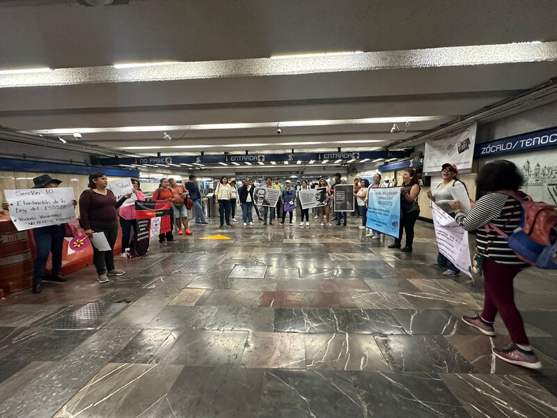 Protesta de maestros en el zócalo de la Ciudad de México