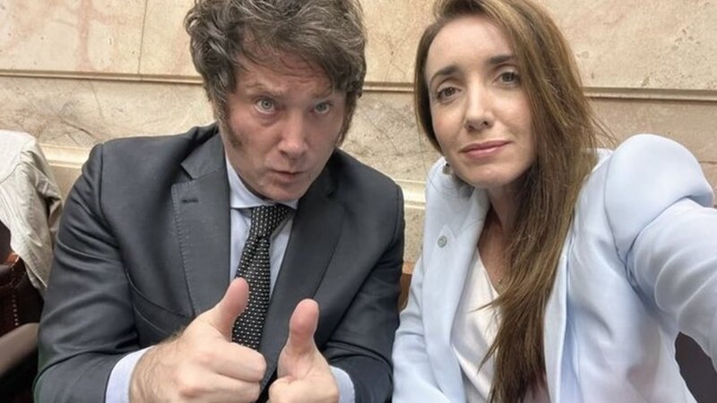 El diputado nacional Javier Milei junto a la economista Diana Mondino