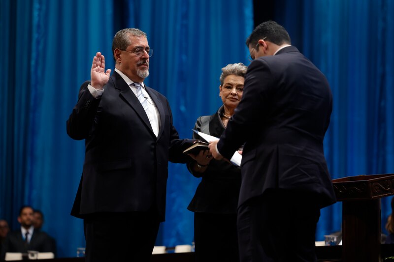 Presidente de Chile Gabriel Boric toma juramento ante la presidenta del Senado