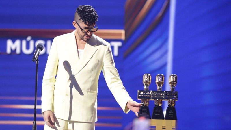 Bad Bunny gana el premio a Artista del Año en los Latin Grammy 2022