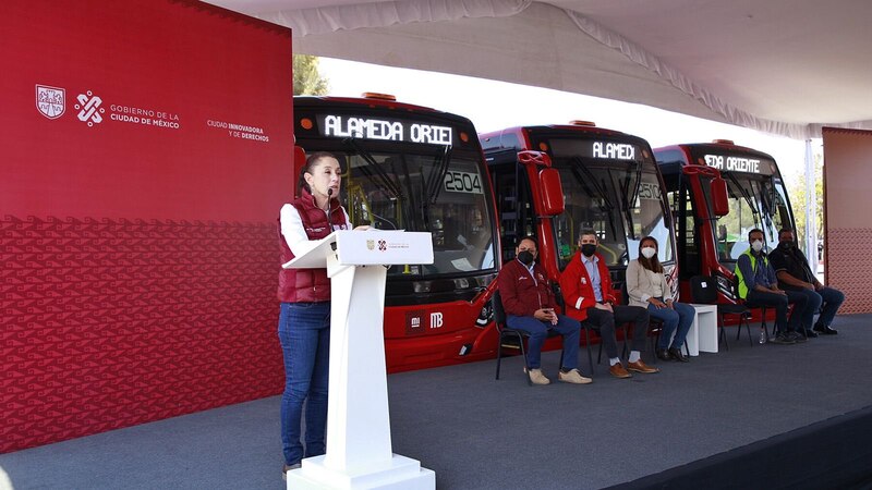 La Jefa de Gobierno, Claudia Sheinbaum, presenta los nuevos autobuses de la Red de Transporte de Pasajeros (RTP).