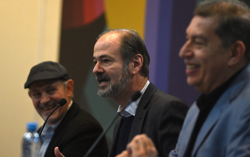 Políticos sonrientes