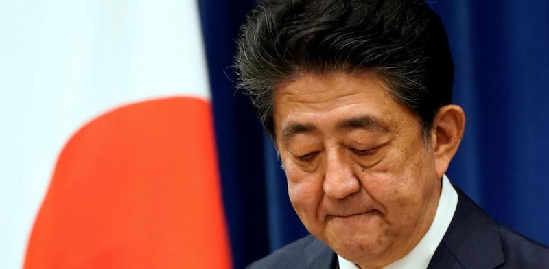 El primer ministro japonés, Shinzo Abe, anuncia su dimisión