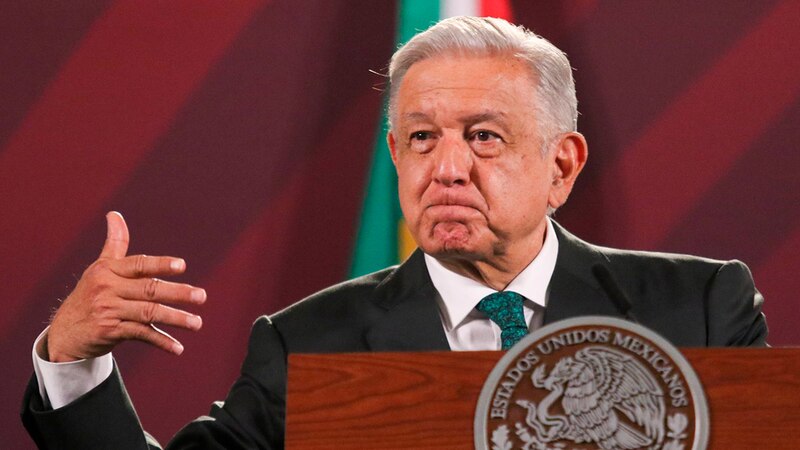 El presidente Andrés Manuel López Obrador da un discurso en el Palacio Nacional.