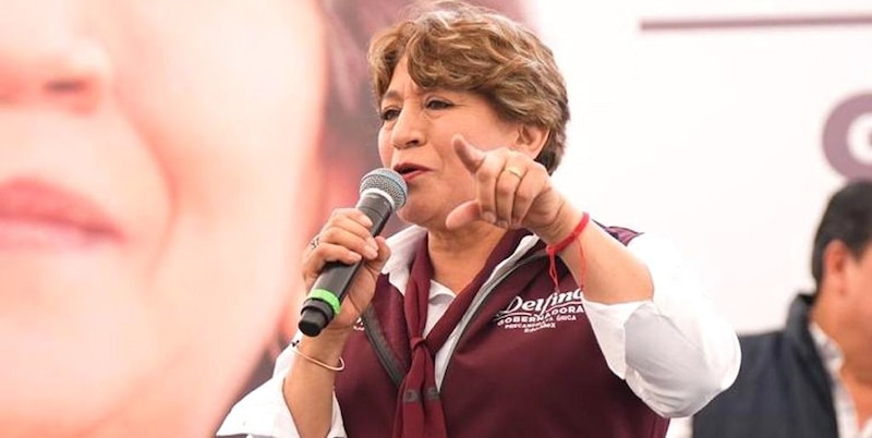 La candidata Delfina Gómez durante un discurso.