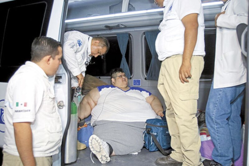 Paciente con obesidad mórbida es trasladado a un hospital