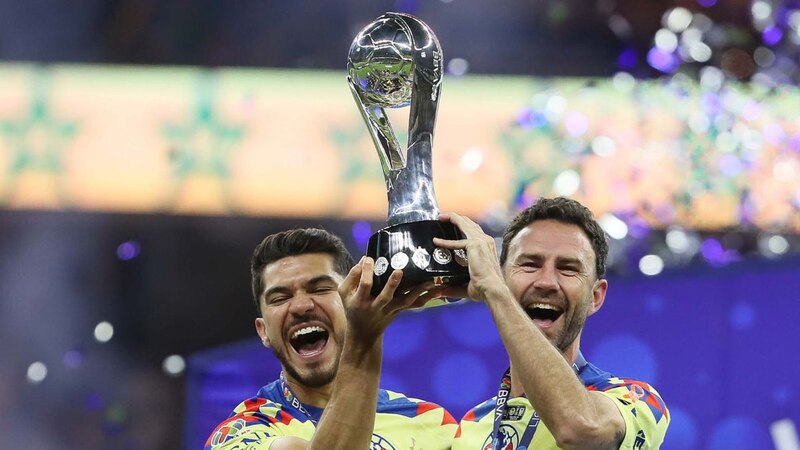 Jugadores del Club América celebran el título del Apertura 2018