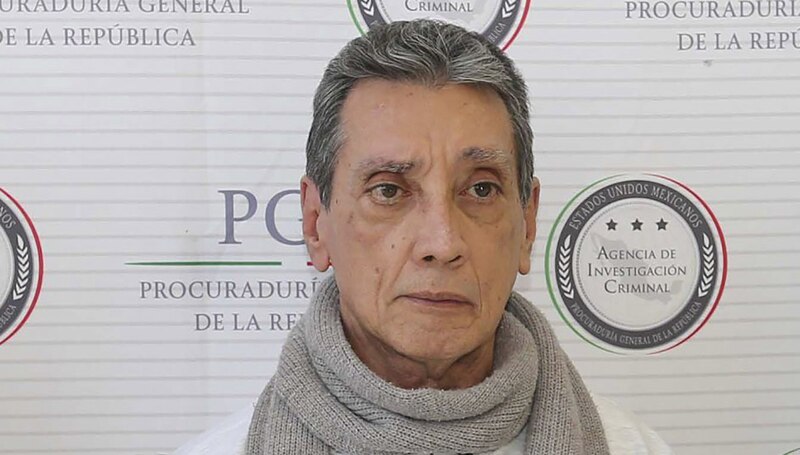 El Procurador General de la República, Jesús Murillo Karam, habla ante los medios de comunicación.