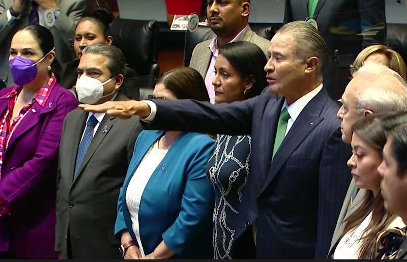 El presidente de la República juramenta ante el Congreso