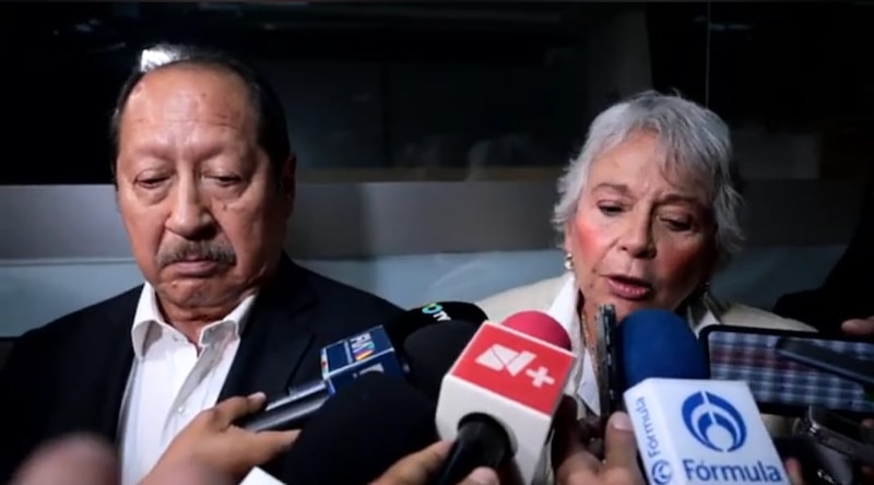 "AMLO y Beatriz Gutiérrez Müller ofrecen conferencia de prensa"