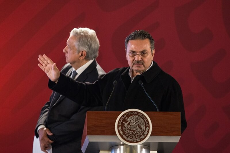 El presidente Andrés Manuel López Obrador da un discurso en una conferencia de prensa.